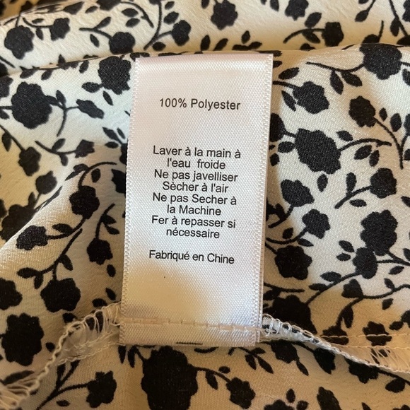 NWT by Chapter Ashley Gryre floral wrap top - Picture 5 of 7